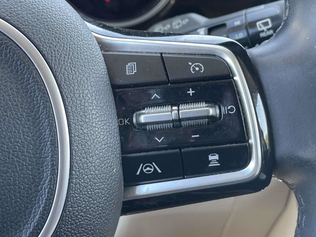 Certified 2022 Kia Carnival SX FWD image 22