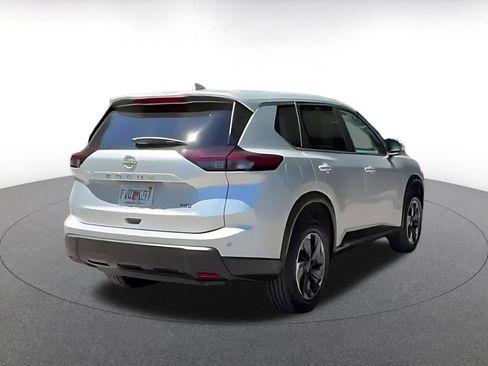Used 2025 Nissan Rogue SV AWD/4WD image 12