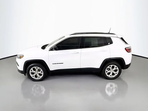 Used 2024 Jeep Compass Latitude w/ Convenience Group image 4