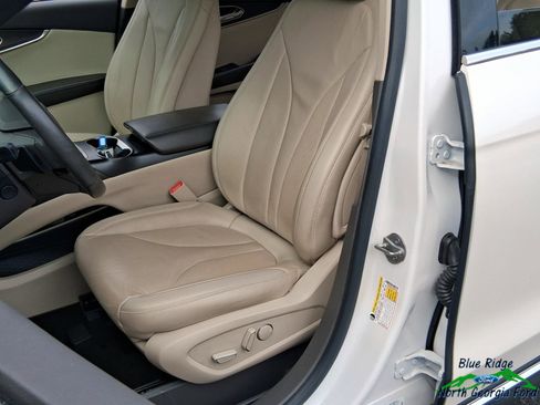 Used 2019 Lincoln Nautilus Select FWD image 11
