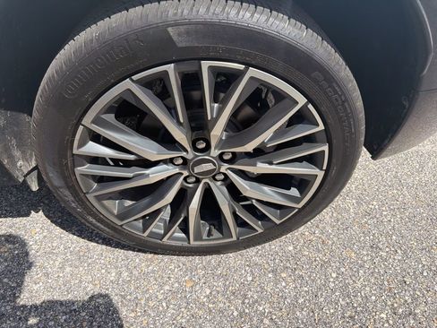 Used 2024 Cadillac XT4 Sport image 6