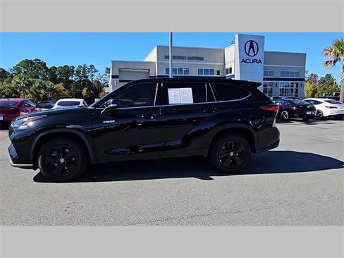 Used 2021 Toyota Highlander LE image 18