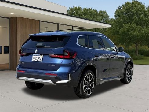 Used 2025 BMW X1 xDrive28i w/ Technology Package image 6