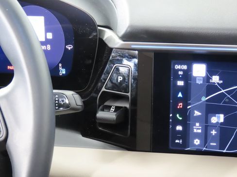 Certified 2025 Porsche Macan 4S Electric AWD/4WD image 27