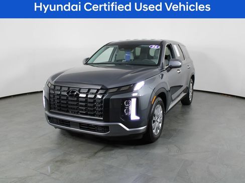 Certified 2025 Hyundai Palisade SE FWD image 2