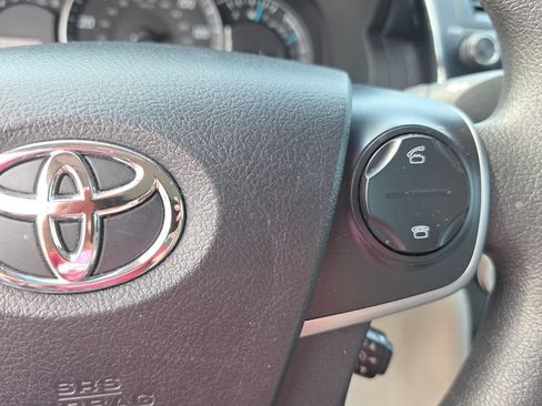 Used 2014 Toyota Camry LE FWD image 15
