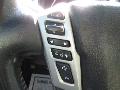 Used 2017 Nissan Titan SV image 14