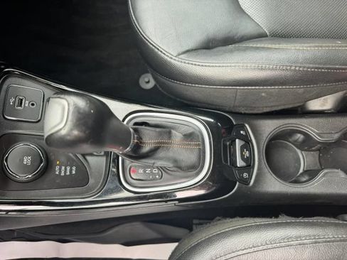 Used 2018 Jeep Compass Limited w/ Navigation Group AWD/4WD image 23