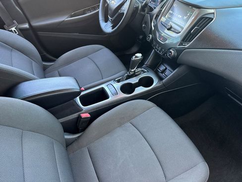Used 2017 Chevrolet Cruze LT w/ Convenience Package FWD image 15