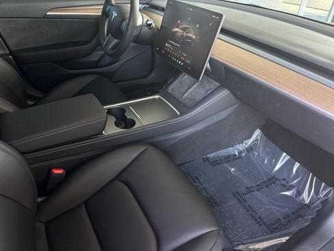 Used 2023 Tesla Model 3 Standard Range RWD image 14