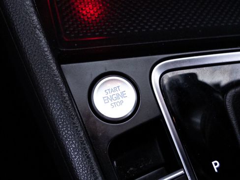 Used 2020 Volkswagen Jetta GLI FWD image 26