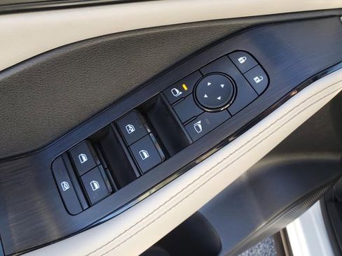 Certified 2023 Nissan Rogue SV w/ SV Premium Package image 18