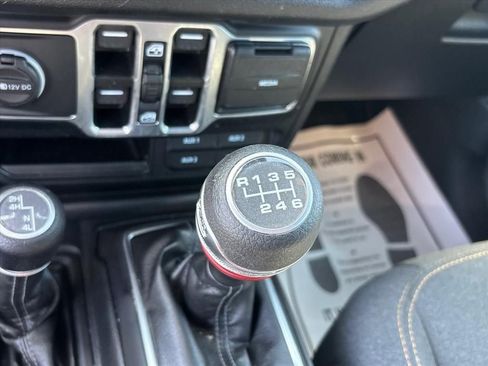 Used 2024 Jeep Wrangler Unlimited Sport AWD/4WD image 34