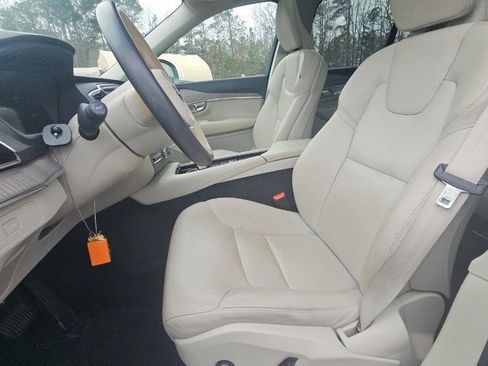 Used 2023 Volvo XC90 B6 Plus w/ Protection Package Premier image 7