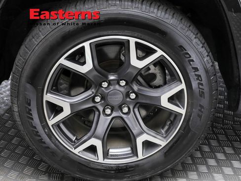 Used 2023 Jeep Wagoneer Series III w/ Preferred Equipment Group RWD image 29
