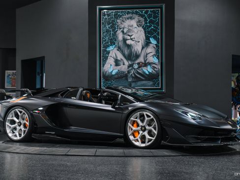 Used 2021 Lamborghini Aventador SVJ image 6