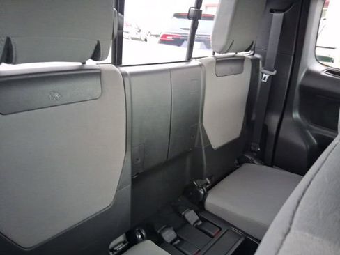 Used 2018 Toyota Tacoma SR5 image 11