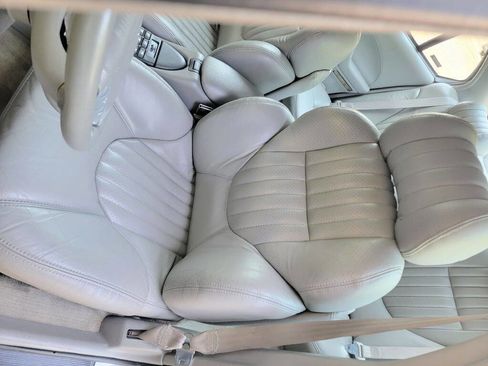 Used 1994 Pontiac Bonneville SSE FWD image 14