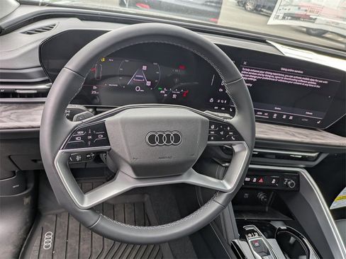 New 2025 Audi Q5 Premium image 17