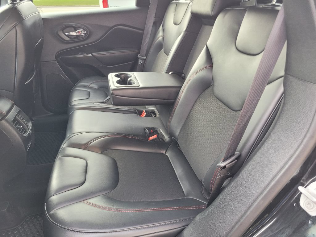 Used 2020 Jeep Cherokee Trailhawk w/ Cold Weather Group AWD/4WD image 41