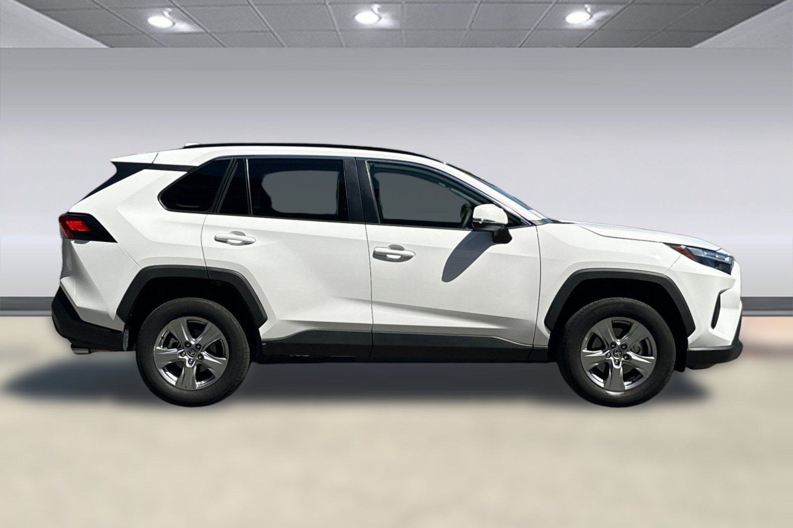 Used 2024 Toyota RAV4 XLE w/ Convenience Package FWD image 8