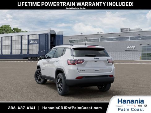 New 2026 Jeep Compass Latitude AWD/4WD image 3