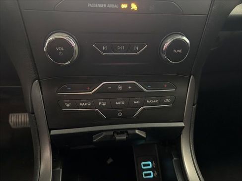 Used 2020 Ford Edge SE AWD/4WD image 19