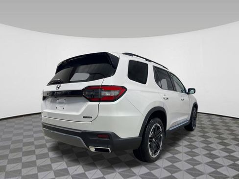 New 2026 Honda Pilot Touring image 7