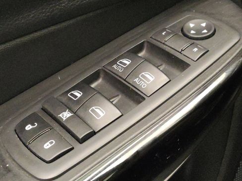 Used 2020 Jeep Cherokee Latitude Plus FWD image 27