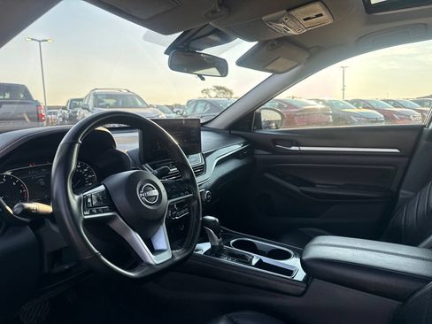 Certified 2025 Nissan Altima 2.5 SR w/ SR Premium Package FWD image 32