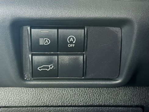 Certified 2025 Toyota Highlander XLE image 11