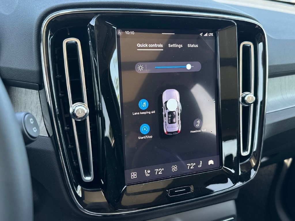 New 2026 Volvo XC40 B5 Plus w/ Climate Package AWD/4WD image 16