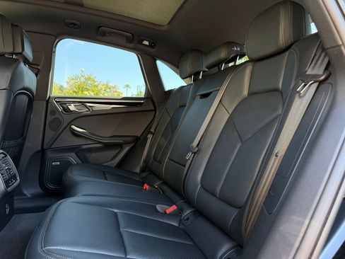 Certified 2026 Porsche Macan AWD/4WD image 28