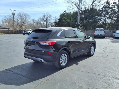 Used 2022 Ford Escape SE image 3
