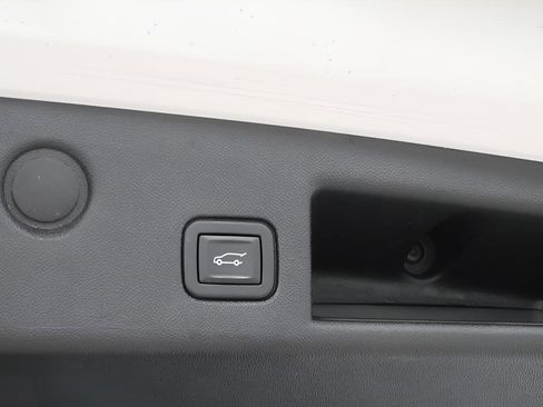 Used 2022 Chevrolet Equinox Premier image 29