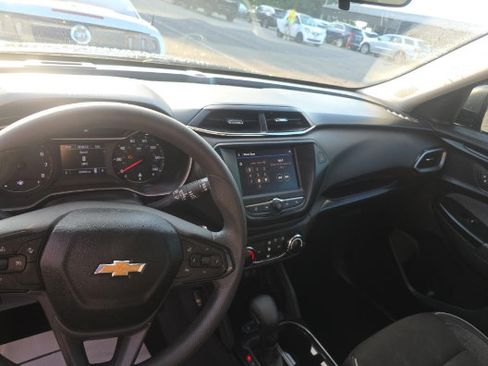 Used 2021 Chevrolet TrailBlazer LS FWD image 6