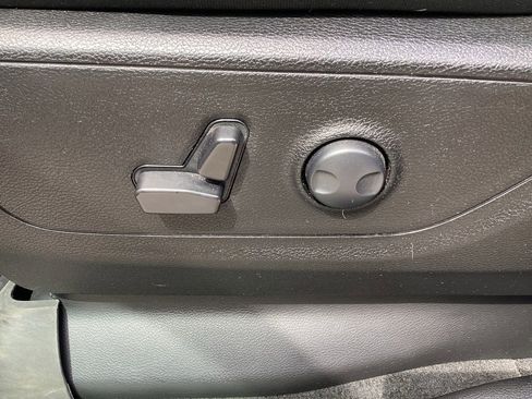 Used 2023 RAM 1500 Big Horn AWD/4WD image 18