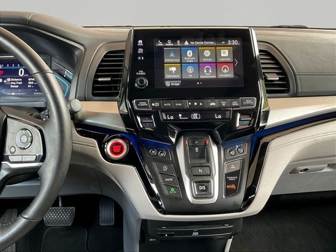 Used 2018 Honda Odyssey Elite image 9