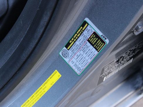 Used 2017 Hyundai Elantra SE image 28