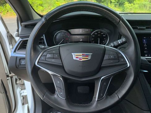 Used 2023 Cadillac XT5 Luxury AWD/4WD image 16