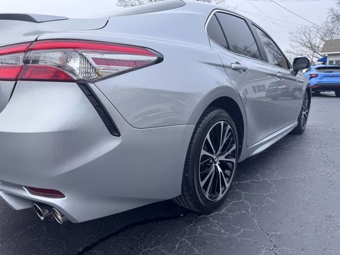 Used 2018 Toyota Camry SE image 18