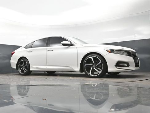 Used 2018 Honda Accord Sport image 27