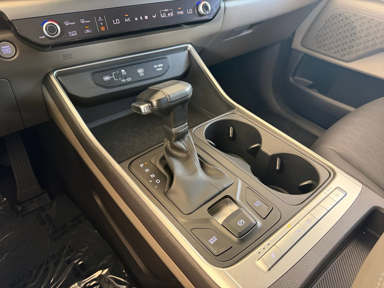 Used 2026 Kia Carnival FWD image 43
