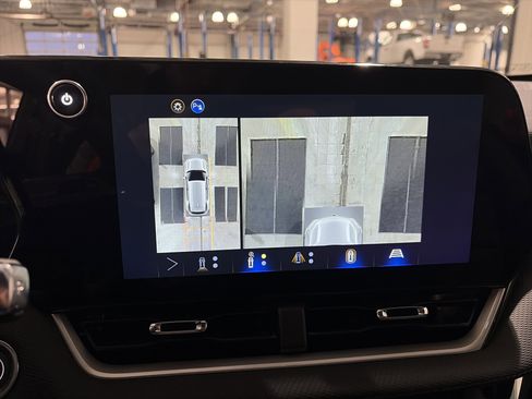 New 2026 Chevrolet Equinox LT w/ Convenience Package II image 24