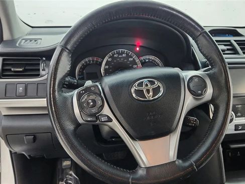 Used 2012 Toyota Camry SE FWD image 36