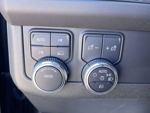 Used 2024 GMC Yukon SLT w/ SLT Luxury Package AWD/4WD image 45