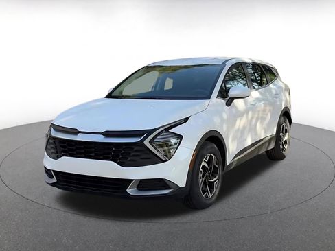 Used 2025 Kia Sportage LX image 7