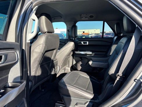 Used 2023 Ford Explorer XLT w/ Equipment Group 202A image 13