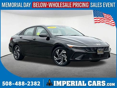 Used 2025 Hyundai Elantra SEL FWD image 1