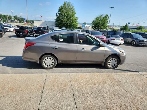Used 2017 Nissan Versa SV FWD image 6